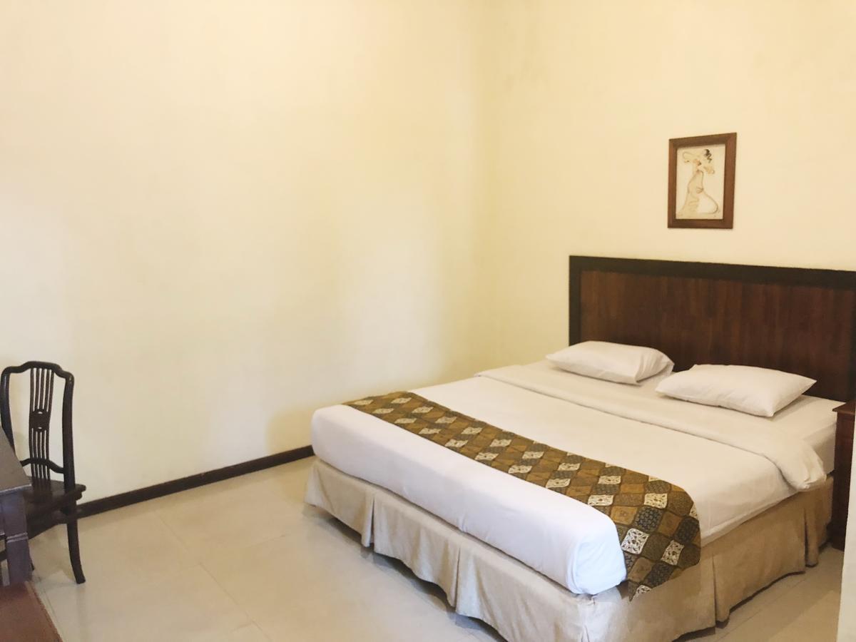 Bukit Daun Hotel And Resort Kediri  Exterior photo