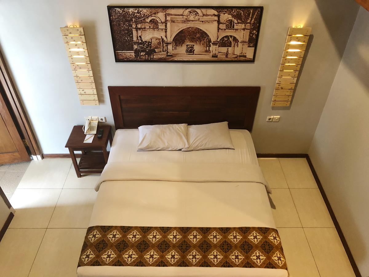 Bukit Daun Hotel And Resort Kediri  Exterior photo